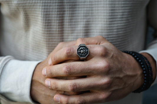 ANILLO LEON