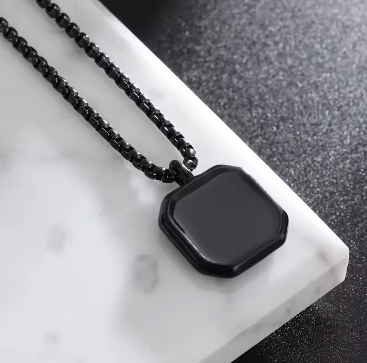 SQUARE BLACK