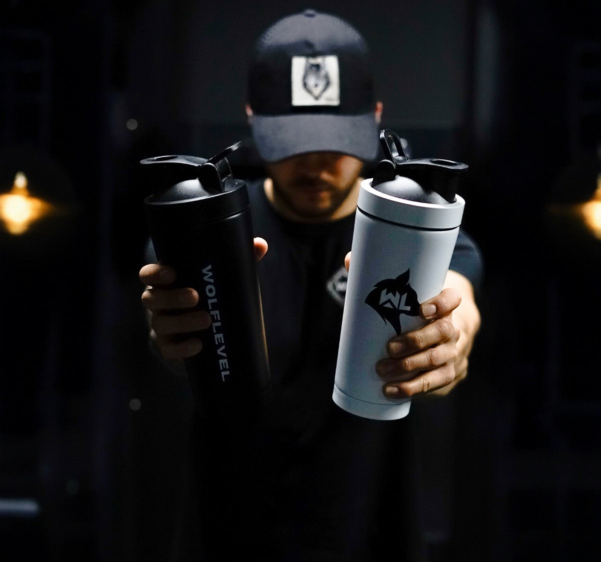 Shaker térmico Inoxwolf negro y blanco 700 ml WolfLevel